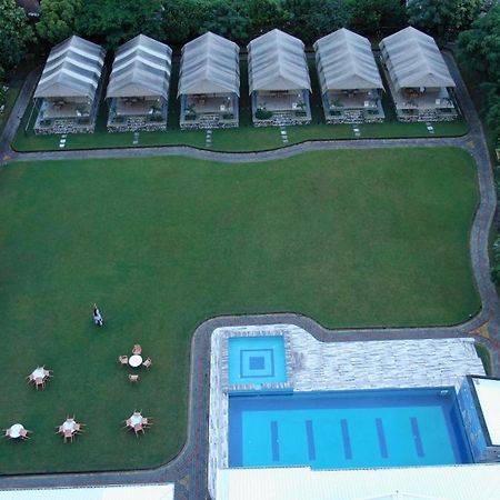 Four Banyans Spirit & Nature Resort Raipur  Экстерьер фото