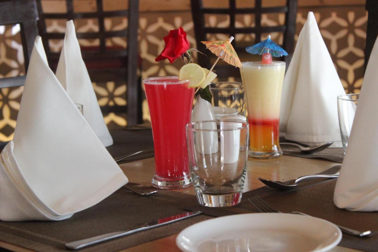 Four Banyans Spirit & Nature Resort Raipur  Экстерьер фото