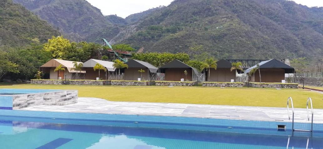 Four Banyans Spirit & Nature Resort Raipur  Экстерьер фото