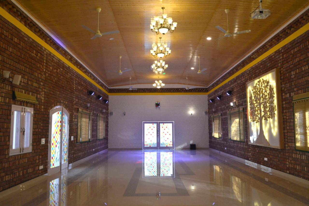 Four Banyans Spirit & Nature Resort Raipur  Экстерьер фото