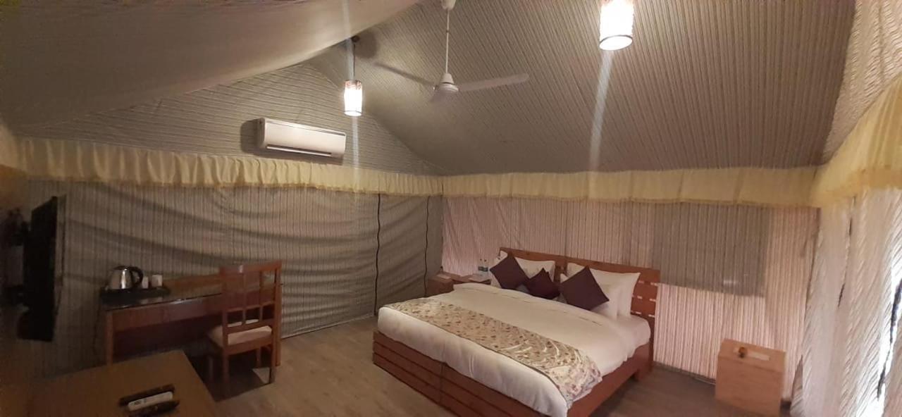 Four Banyans Spirit & Nature Resort Raipur  Экстерьер фото
