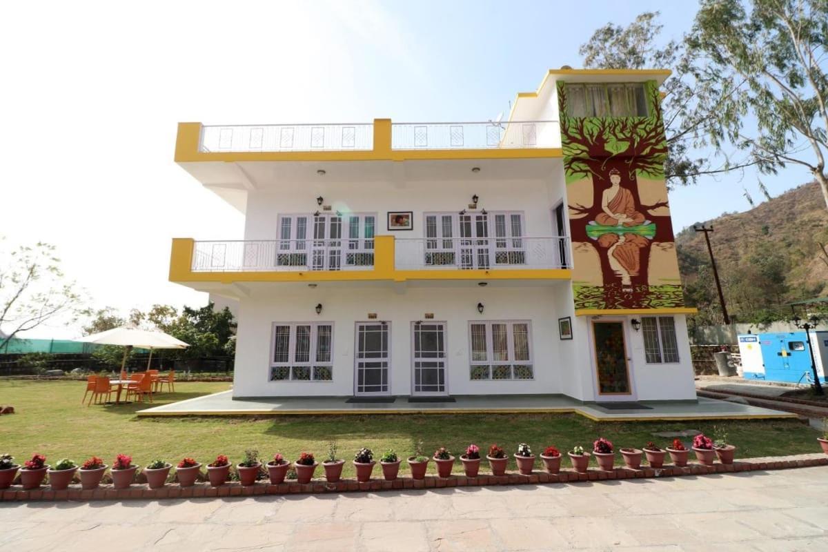 Four Banyans Spirit & Nature Resort Raipur  Экстерьер фото