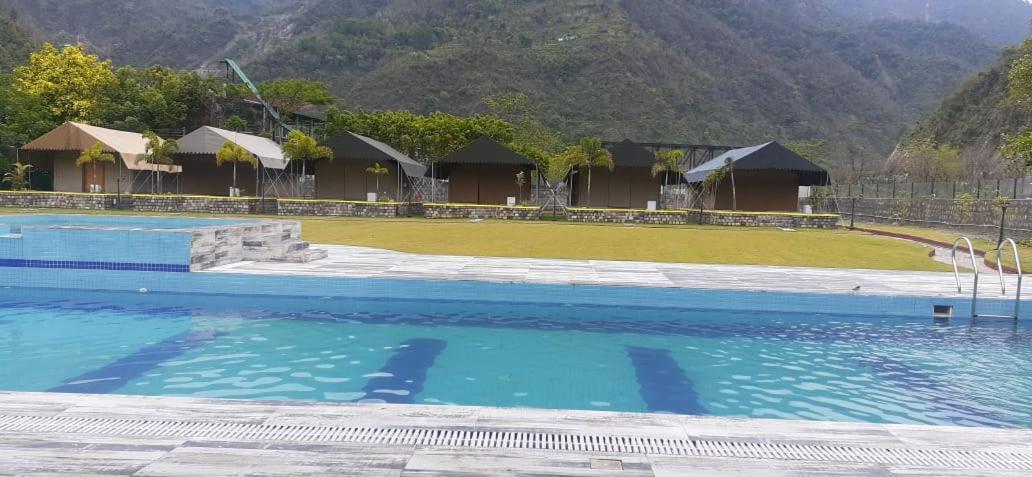 Four Banyans Spirit & Nature Resort Raipur  Экстерьер фото