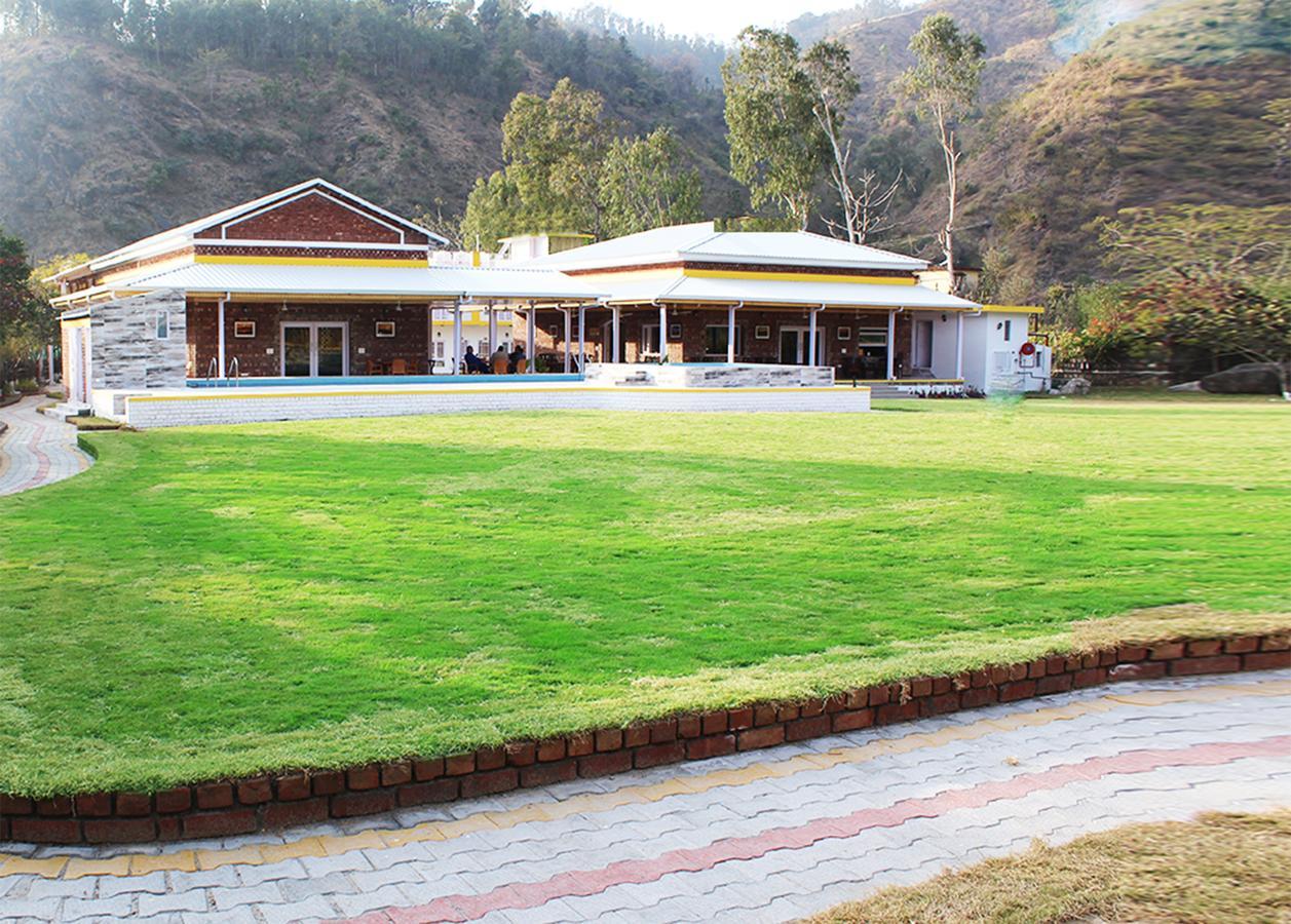 Four Banyans Spirit & Nature Resort Raipur  Экстерьер фото