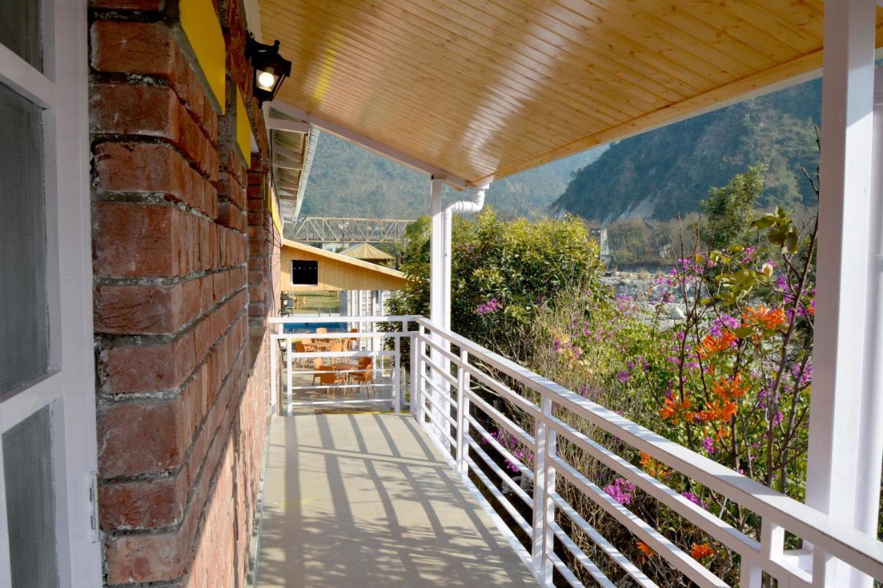 Four Banyans Spirit & Nature Resort Raipur  Экстерьер фото