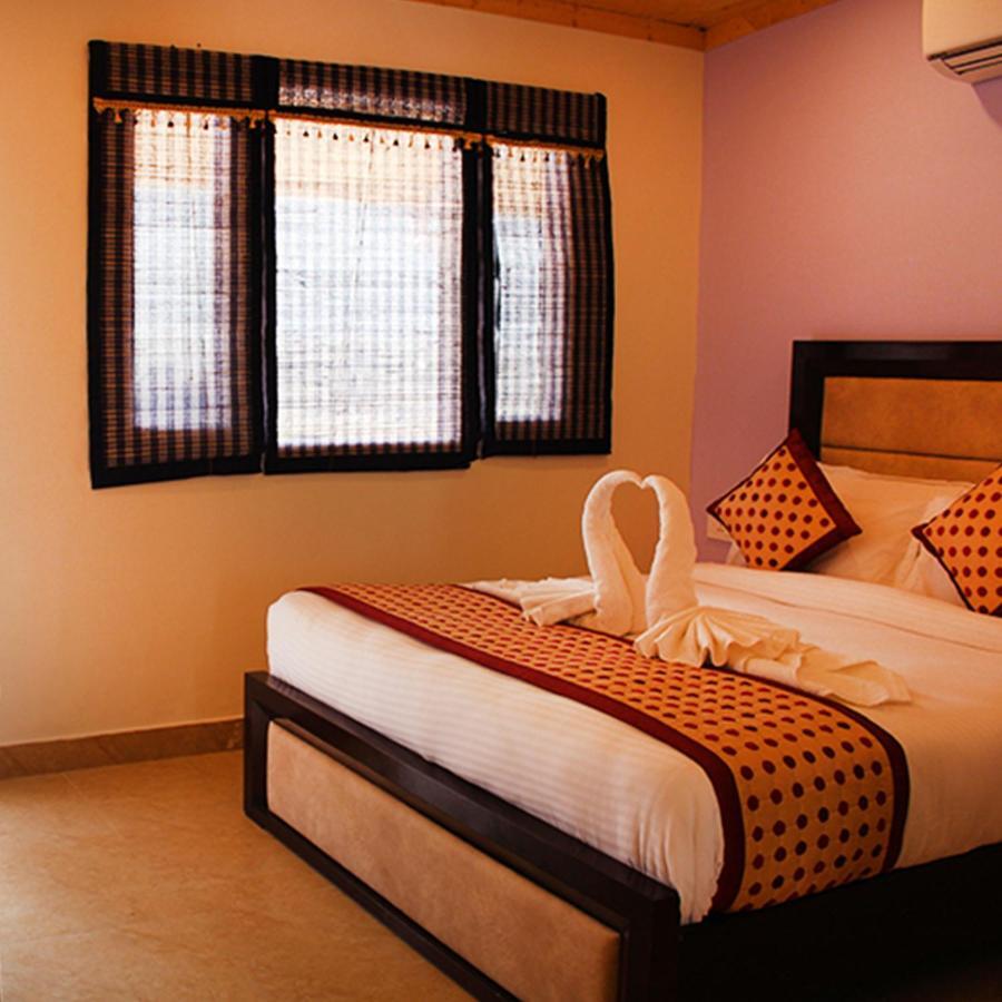 Four Banyans Spirit & Nature Resort Raipur  Экстерьер фото
